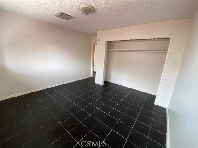 1108 Monterey Street, Bakersfield CA: https://media.crmls.org/medias/c4a26d43-0fb8-4a57-918f-59dfa7526aaa.jpg
