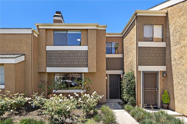 4 Riptide Court, Newport Beach CA: https://media.crmls.org/medias/c4a2c842-ce18-4b2e-bba4-9c476e13ff8b.jpg