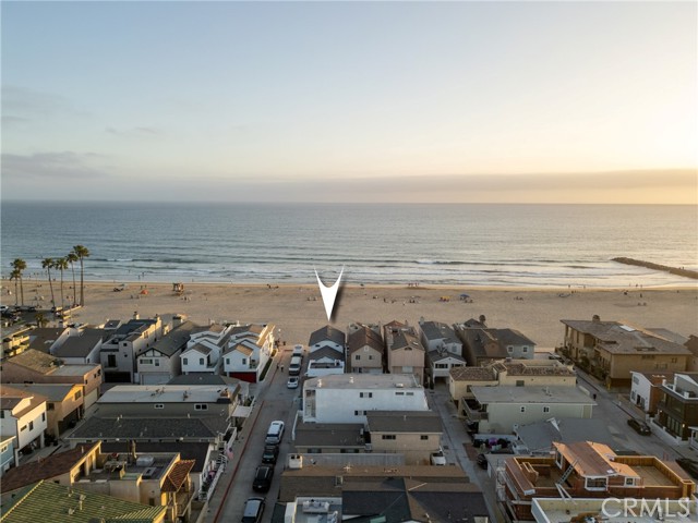 2500 W Oceanfront, Newport Beach CA: https://media.crmls.org/medias/c4a3039b-8824-474b-b1e9-48b59cd781c6.jpg