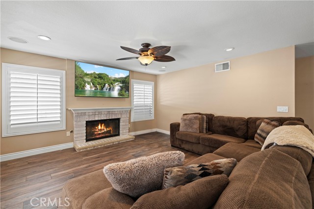 Detail Gallery Image 17 of 58 For 28711 Howard Marrie Ct, Saugus,  CA 91390 - 4 Beds | 3 Baths