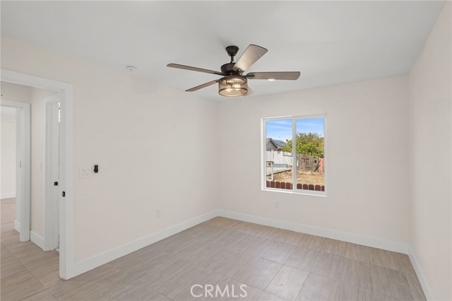 Detail Gallery Image 16 of 25 For 14815 Country Ln #2,  Fontana,  CA 92335 - 3 Beds | 2 Baths