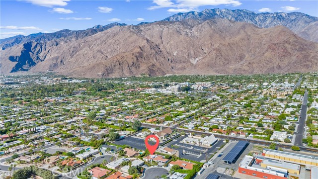 1045 E Deepak Road, Palm Springs CA: https://media.crmls.org/medias/c4a56089-6855-42b6-9fca-10908eff631e.jpg