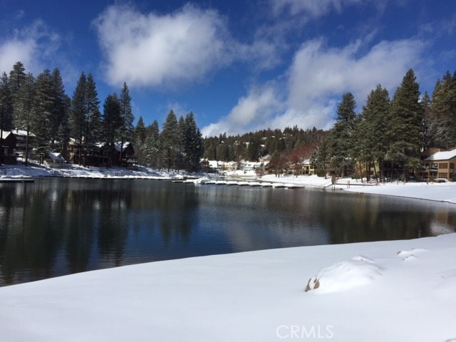 Detail Gallery Image 34 of 43 For 27821 Peninsula Dr. #330, Lake Arrowhead,  CA 92352 - 4 Beds | 2 Baths