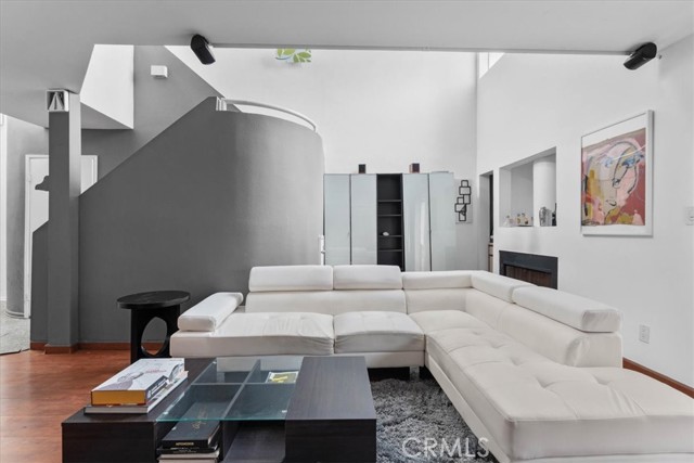 Detail Gallery Image 11 of 33 For 6036 Hazelhurst #C,  North Hollywood,  CA 91606 - 1 Beds | 2 Baths