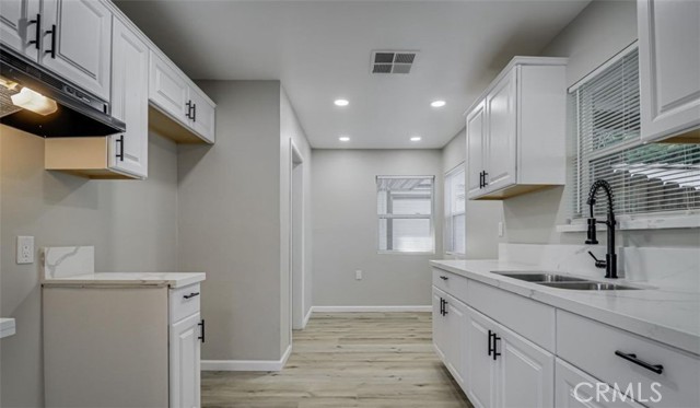 Detail Gallery Image 10 of 13 For 2856 Hawthorne Ave, Bakersfield,  CA 93305 - 3 Beds | 1 Baths