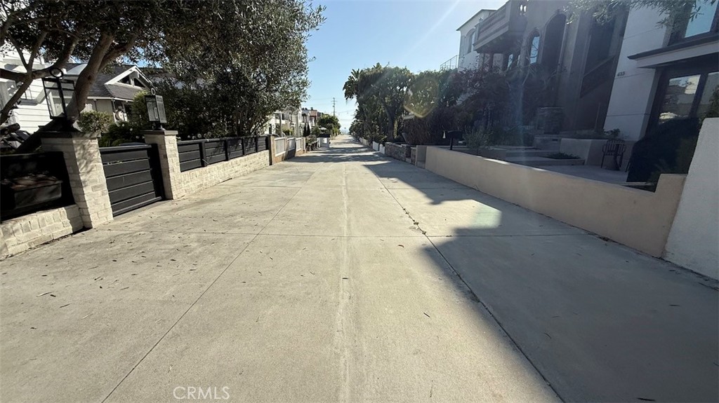 https://media.crmls.org/medias/c4a61815-5cbe-42d3-9097-c79fea0aac0d.jpg?preset=X-Large