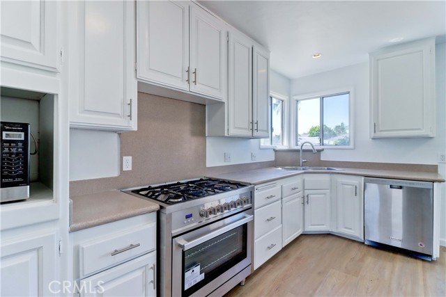 Detail Gallery Image 17 of 63 For 7515 Glencliff Dr, Downey,  CA 90240 - 4 Beds | 2/1 Baths