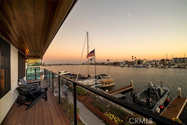 5903 E Corso Di Napoli, Long Beach CA: https://media.crmls.org/medias/c4a8a5b8-7651-48a3-a420-449f84a54a07.jpg