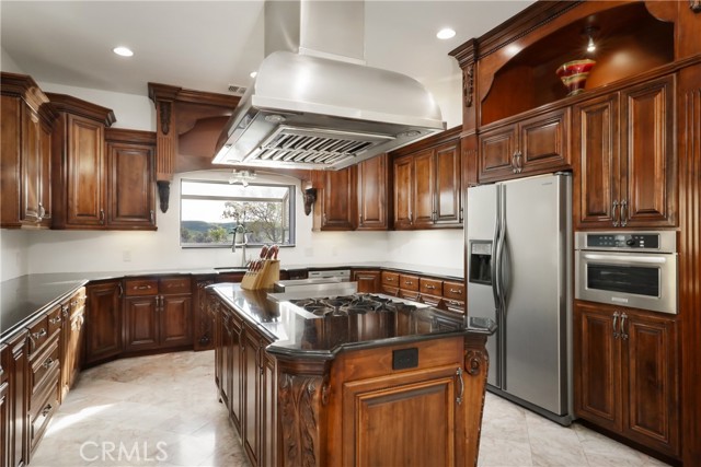 Detail Gallery Image 10 of 56 For 9446 Kern River, Bakersfield,  CA 93308 - 4 Beds | 4/1 Baths