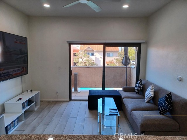 Image 23 of 28 For 10943 Laurel Canyon Boulevard 35