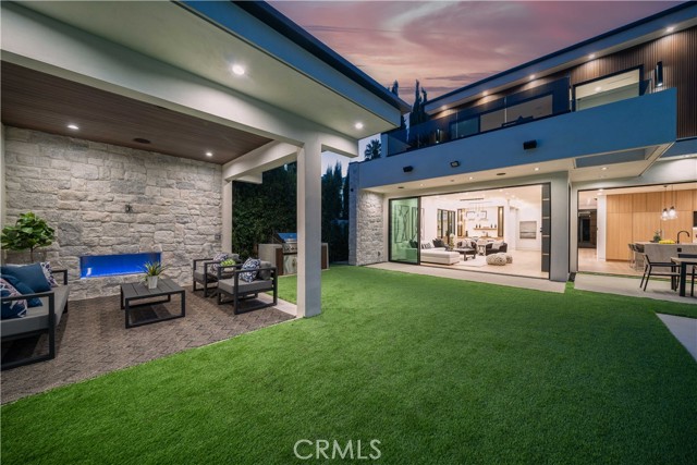Detail Gallery Image 24 of 52 For 4634 Cedros Ave, Sherman Oaks,  CA 91403 - 4 Beds | 5/1 Baths