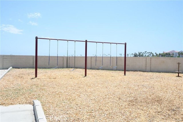 8195 Pawtucket Drive, Huntington Beach CA: https://media.crmls.org/medias/c4aa2891-6626-4b74-80a8-722c347953af.jpg