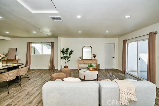 512 S Barranca Street, West Covina CA: https://media.crmls.org/medias/c4aa60dd-20be-431f-b4ca-ab1527cda300.jpg