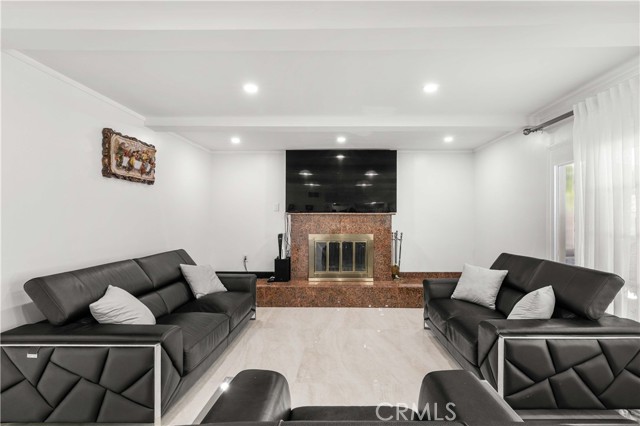 Detail Gallery Image 21 of 72 For 9915 Nevada Ave, Chatsworth,  CA 91311 - 5 Beds | 4 Baths