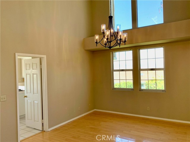 6 Saros, Irvine CA: https://media.crmls.org/medias/c4aaea89-c3bd-4c13-92e3-4a6f053f0ade.jpg