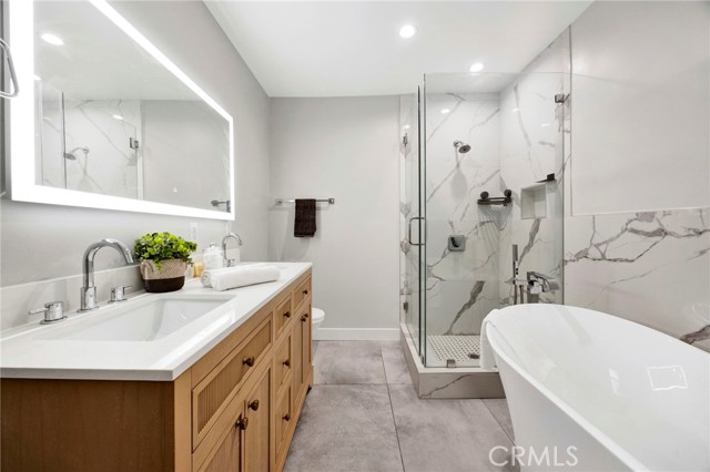 Detail Gallery Image 8 of 13 For 4912 Alonzo Ave, Encino,  CA 91316 - 5 Beds | 3/1 Baths