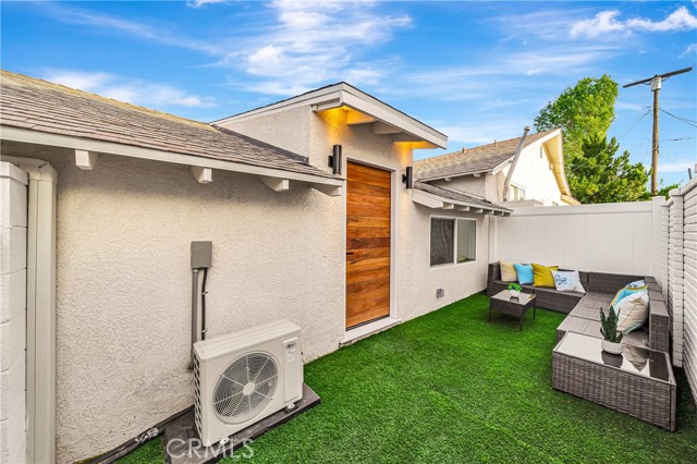 20742 Lull Street, Winnetka CA: https://media.crmls.org/medias/c4ab18c4-9abd-40ef-ae21-77e66e75376d.jpg