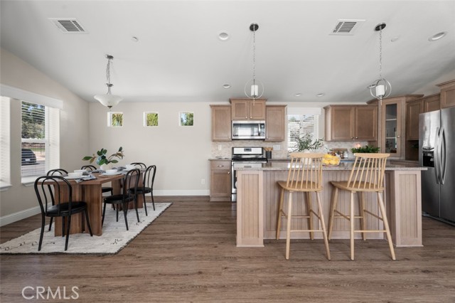 2239 Black Canyon Rd, Ramona CA: https://media.crmls.org/medias/c4ab79ed-300c-474a-9e42-1f4e748a1c11.jpg