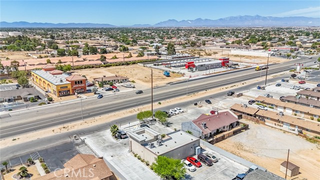 15444 Bear Valley Road, Victorville CA: https://media.crmls.org/medias/c4ab8b8e-c113-4b06-bd3f-7502193ff890.jpg