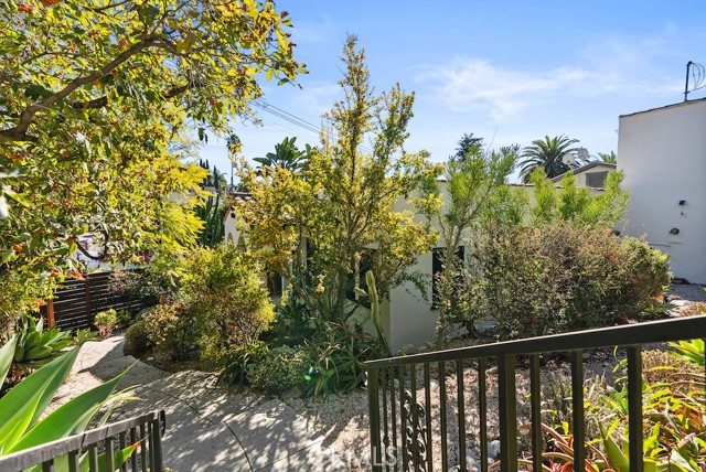 Detail Gallery Image 35 of 37 For 2130 Apex, Los Angeles,  CA 90039 - 3 Beds | 1 Baths