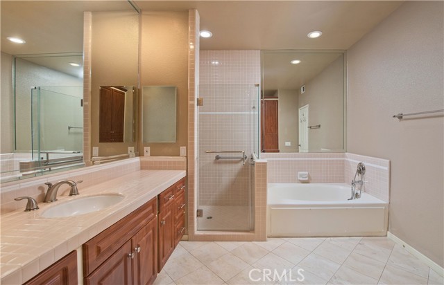 Detail Gallery Image 19 of 25 For 4313 Van Nuys Bld #201,  Sherman Oaks,  CA 91403 - 3 Beds | 2/1 Baths