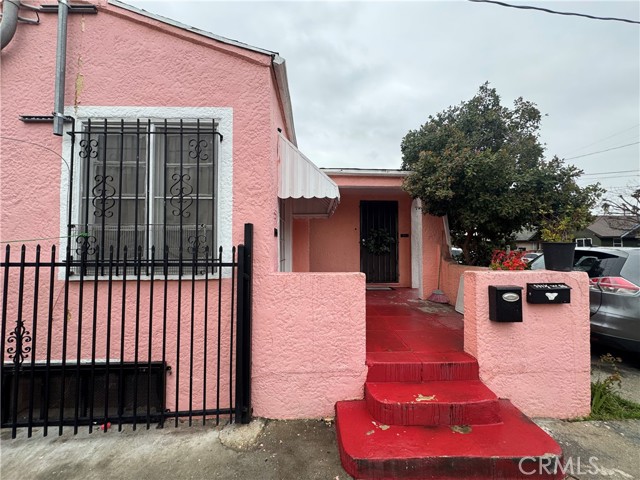 Detail Gallery Image 1 of 21 For 529 W 56th St, Los Angeles,  CA 90037 - – Beds | – Baths