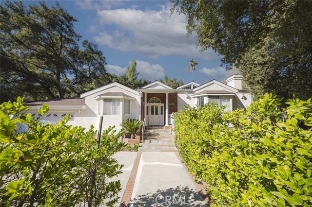 Detail Gallery Image 7 of 52 For 2255 E Chevy Chase Dr, Glendale,  CA 91206 - 4 Beds | 3 Baths