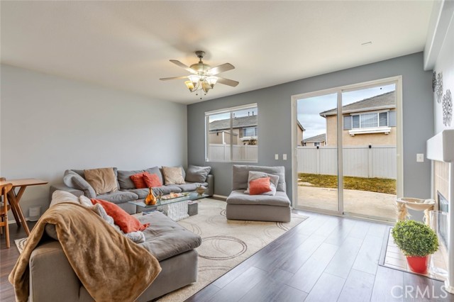 Detail Gallery Image 11 of 40 For 39112 Desert Holly Ln, Palmdale,  CA 93551 - 5 Beds | 4 Baths