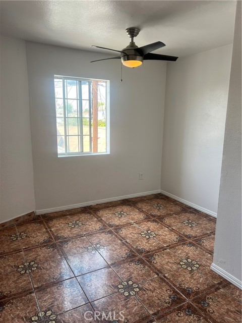 231 E 88th Place, Los Angeles CA: https://media.crmls.org/medias/c4afb949-5d7a-440d-ace5-6c5c9105b73d.jpg