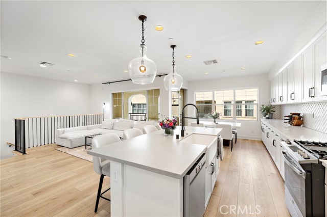 Detail Gallery Image 12 of 43 For 506 Deeann, Lake Forest,  CA 92610 - 3 Beds | 2/2 Baths