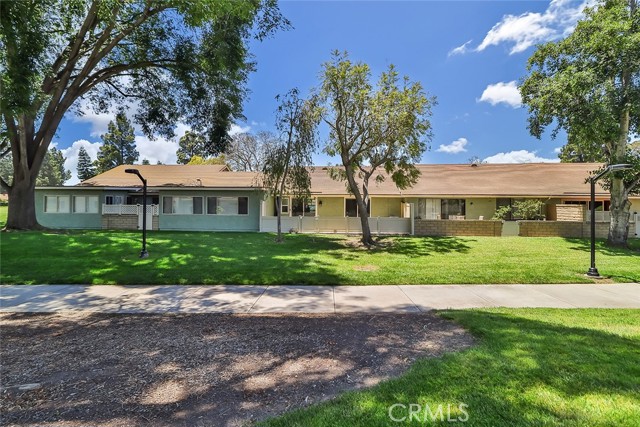 8152 Village 8, Camarillo CA: https://media.crmls.org/medias/c4b05477-a43f-419e-86f3-31da9fd7e408.jpg