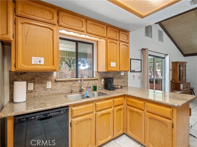 Detail Gallery Image 20 of 65 For 52092 Road 423, Oakhurst,  CA 93644 - 5 Beds | 3 Baths