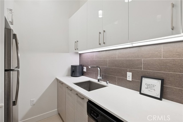939 S BROADWAY, Los Angeles CA: https://media.crmls.org/medias/c4b0c48e-0bcb-4f1b-8118-00bdf0bd39b6.jpg