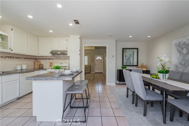 Detail Gallery Image 8 of 26 For 218 Monroe #111,  Irvine,  CA 92620 - 2 Beds | 2/1 Baths