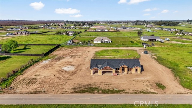 Detail Gallery Image 9 of 20 For 21250 Del Monte Rd, Madera,  CA 93638 - 4 Beds | 3 Baths