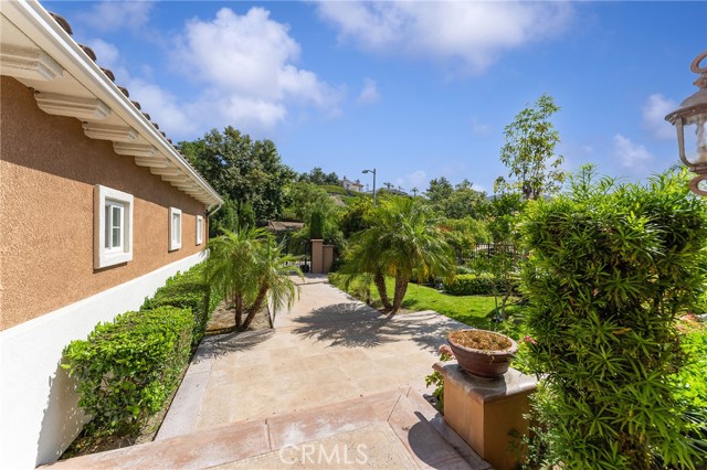 2528 N San Miguel Drive, Orange CA: https://media.crmls.org/medias/c4b4e9da-e812-4b87-b727-5b5384ae37df.jpg
