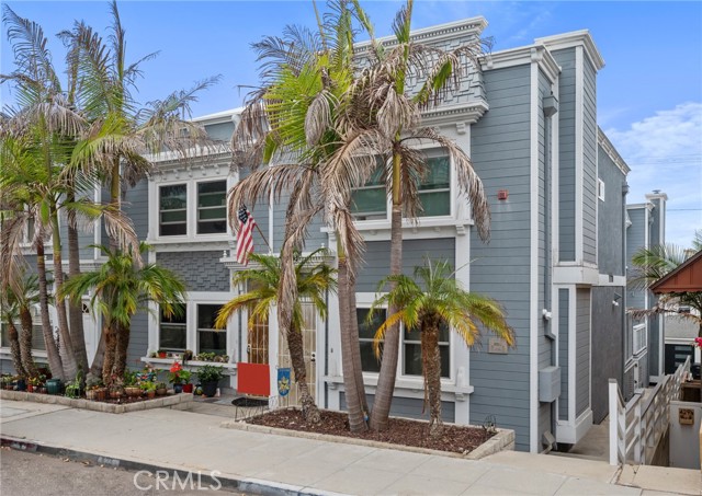 Detail Gallery Image 31 of 36 For 427 Manhattan Ave, Hermosa Beach,  CA 90254 - 2 Beds | 2/1 Baths