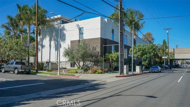 Detail Gallery Image 7 of 55 For 4705 Whitsett #106,  Studio City,  CA 91604 - 2 Beds | 2 Baths