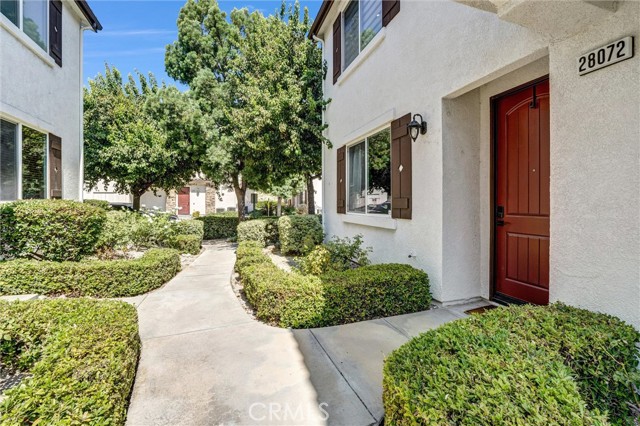 Detail Gallery Image 4 of 28 For 28072 Catherine Dr, Canyon Country,  CA 91351 - 2 Beds | 3 Baths