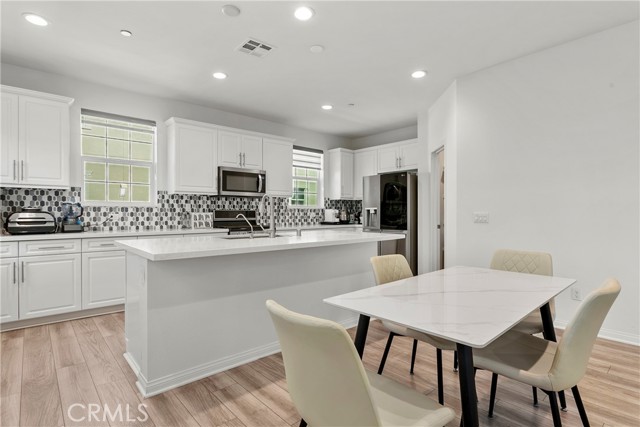 6902 Sagebrush Circle, Buena Park CA: https://media.crmls.org/medias/c4b68404-e312-4370-ba9b-70bb04e362f2.jpg