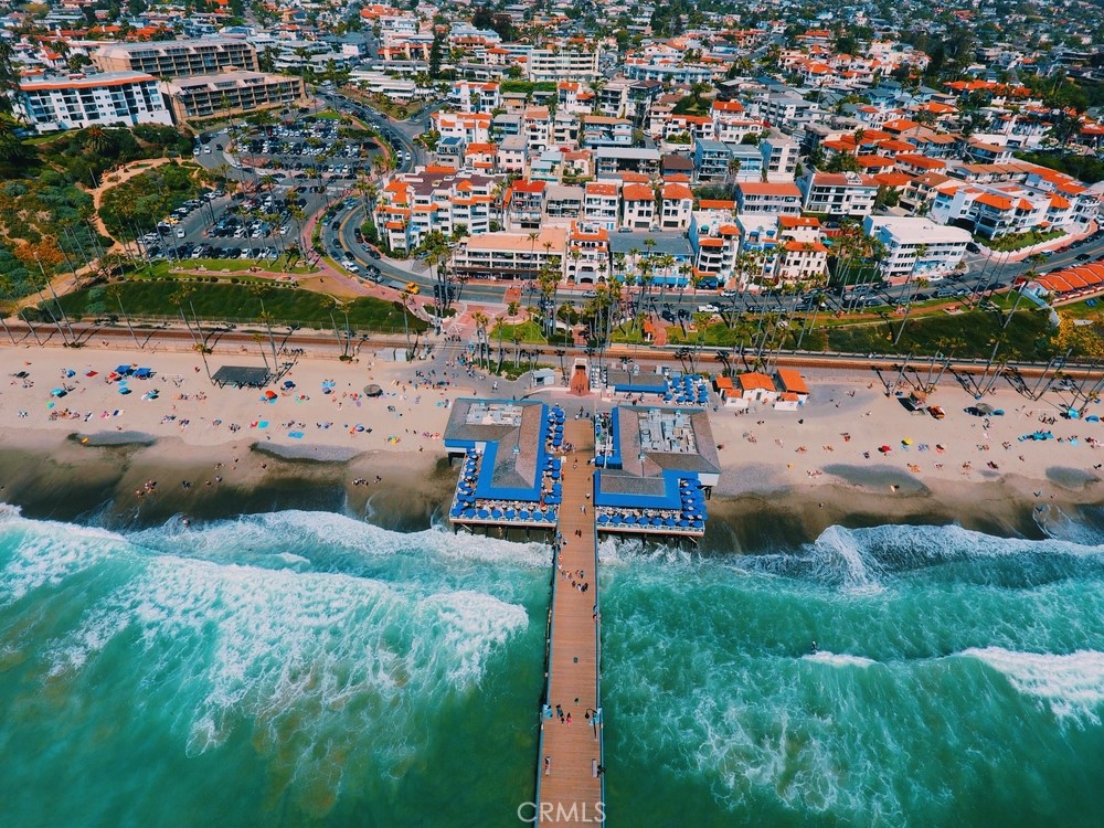 https://media.crmls.org/medias/c4b702a7-c866-4bda-9a01-960add9f60c5.jpg?preset=X-Large