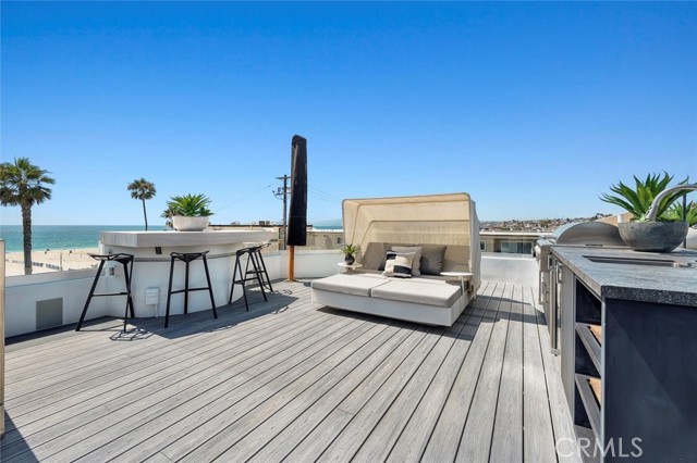 36 15th Street, Hermosa Beach CA: https://media.crmls.org/medias/c4b74c9d-815f-4ee1-a0f9-964bb0b7e13b.jpg