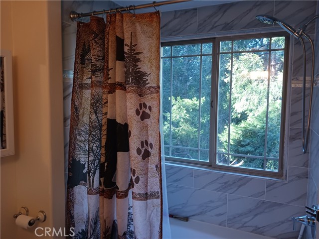 23304 Crest Forest Drive, Crestline CA: https://media.crmls.org/medias/c4b8415e-a800-41bd-bcf3-57acecfe38a8.jpg