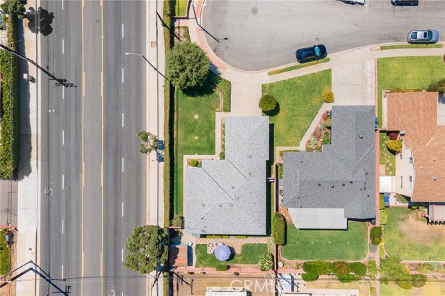 6345 Bigelow Street, Lakewood CA: https://media.crmls.org/medias/c4b84f1a-4a78-4989-acf0-9dd189f12f29.jpg