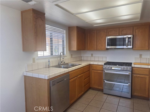 Detail Gallery Image 8 of 22 For 19126 Frances St, Apple Valley,  CA 92308 - 2 Beds | 2 Baths