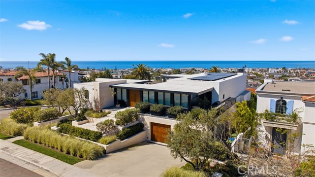 101 N Poinsettia Avenue, Manhattan Beach CA: https://media.crmls.org/medias/c4b913ad-e9d0-492c-b4e9-bbb32b10c1e0.jpg