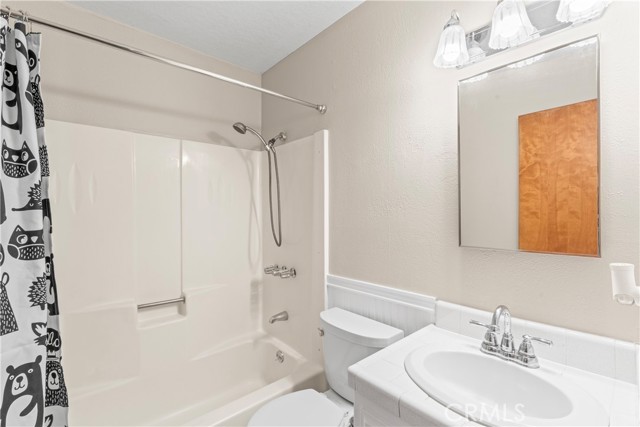 1381 Blackfoot W Trail, Lake Arrowhead CA: https://media.crmls.org/medias/c4b915df-9699-44f5-9e0a-74527d1c6626.jpg