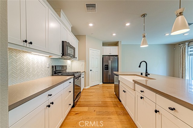 Detail Gallery Image 2 of 32 For 1705 Almond Tree, Upland,  CA 91784 - 3 Beds | 2/1 Baths