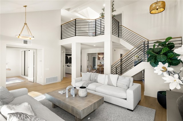 Detail Gallery Image 13 of 60 For 11 Thunder Trl #6,  Irvine,  CA 92614 - 4 Beds | 2/1 Baths