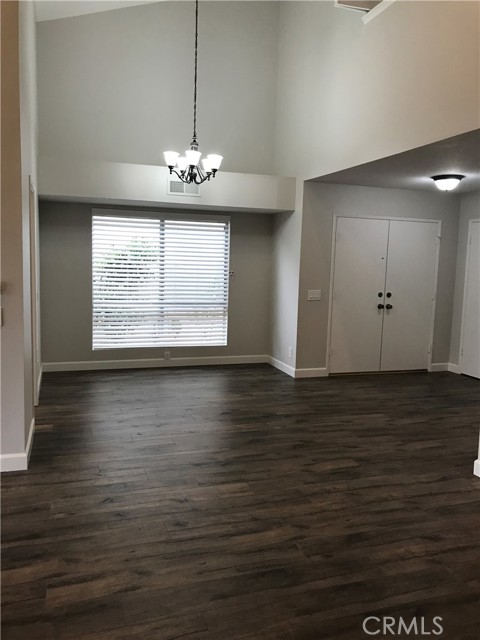 Detail Gallery Image 11 of 52 For 951 S Park Rim Cir, Anaheim Hills,  CA 92807 - 3 Beds | 2 Baths